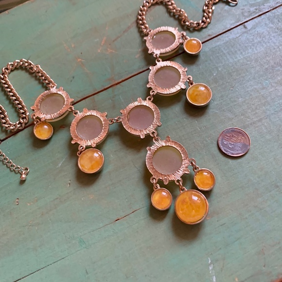 🧡 Yellow Swirled  Bead Statement Necklace Gold Tone - Bubble Necklace NWOT - Picture 4 of 8